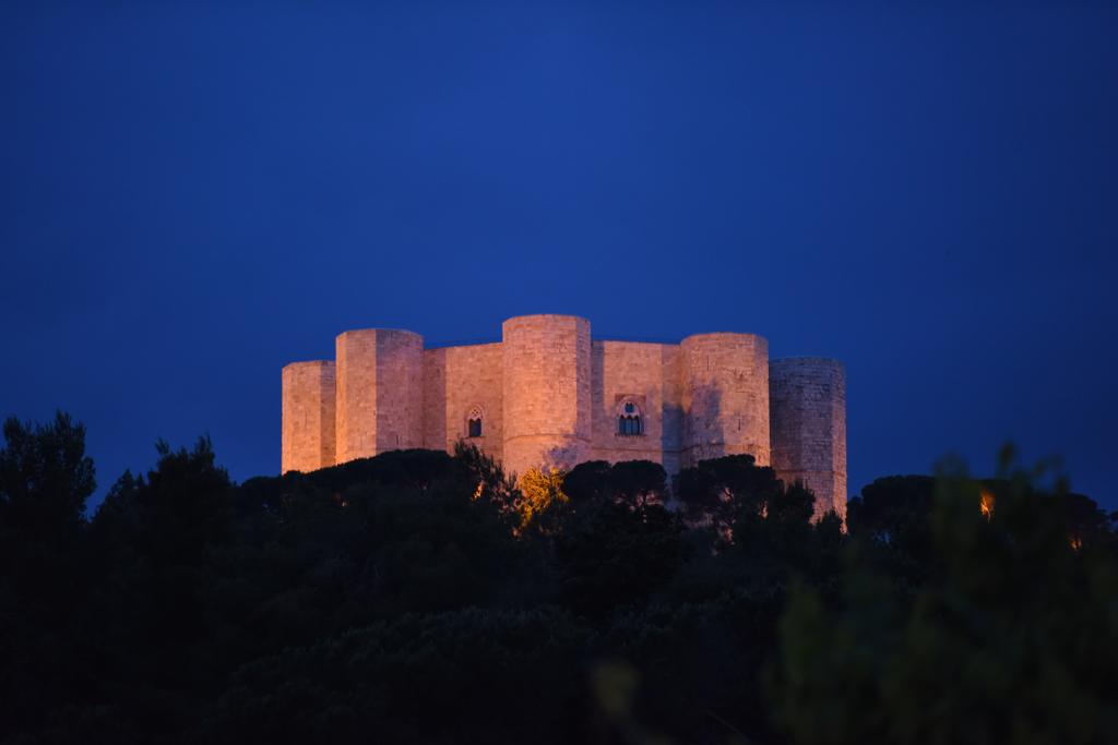 Castel de l Monte notte