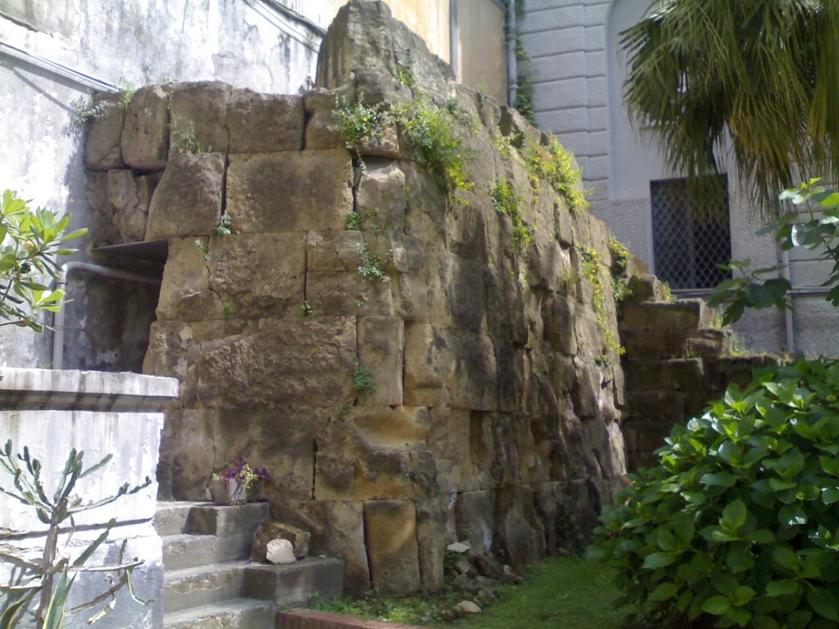 Mura greche Napoli
