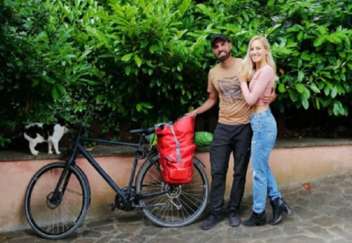 Coronavirus, giovane del Sud percorre 300 km in bici per riabbracciare la  fidanzata