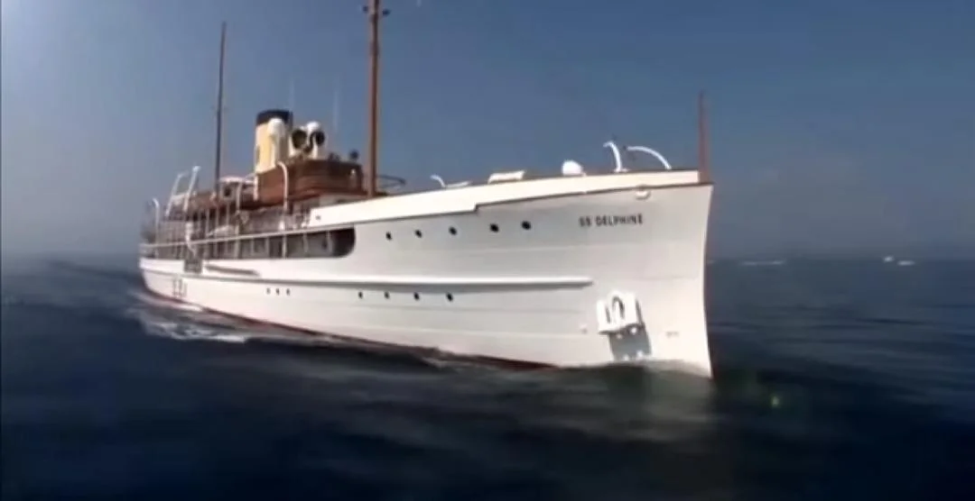 Al Sud è arrivato uno yacht di 79 metri: ha 12 suite di lusso e comfort sontuosi