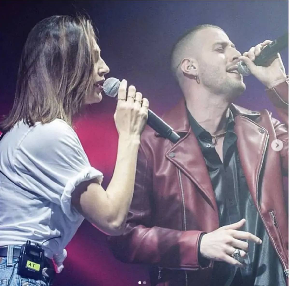 eccellenze-meridionali-anna-tatangelo-con-livio-cori-e-ufficiale-il-gesto-01