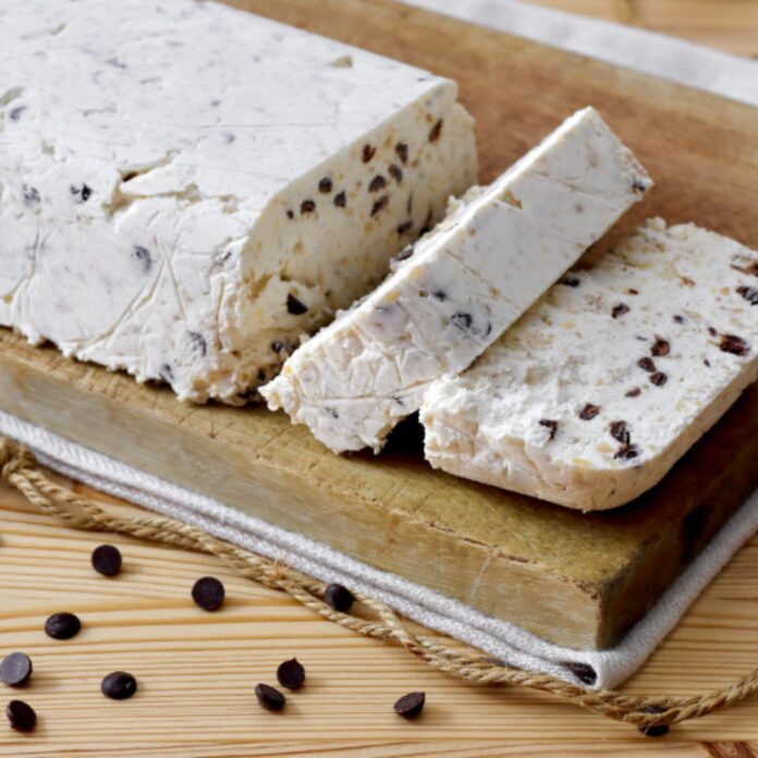 Benedetta Rossi, il suo semifreddo noci e cioccolato è fresco e ideale ...