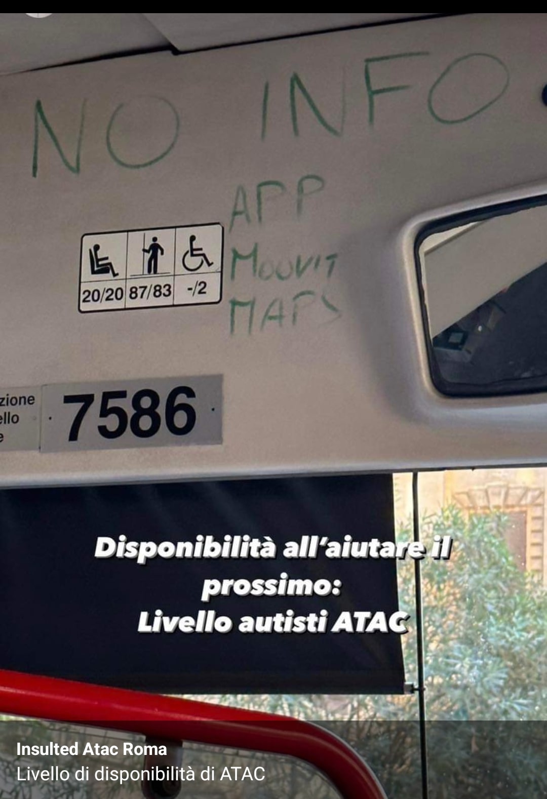 Roma, autista Atac fa una scritta a caratteri cubitali dedicata a chi gli chiede informazioni