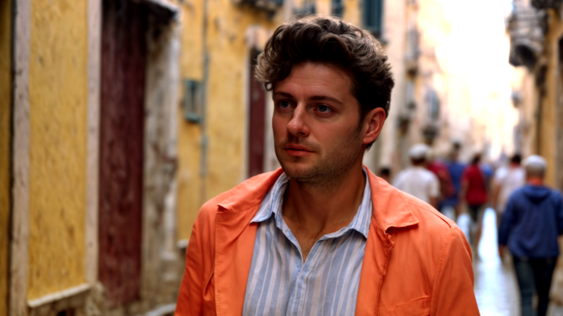 Napoli vicoli vivacità tradizione"